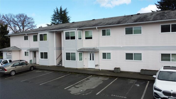 Property Photo: 2425 Lewis St #103 BC V9L 2Z1