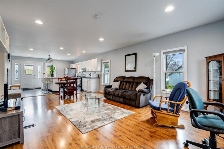 Property Photo:  5 Dufferin Street North  ON N0P 2L0 