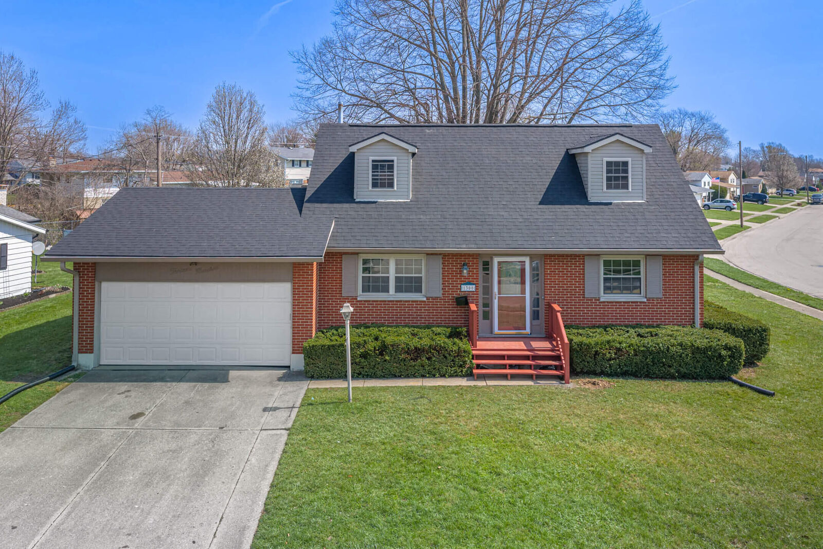 Property Photo: 1300 Edgebrook Avenue OH 45344