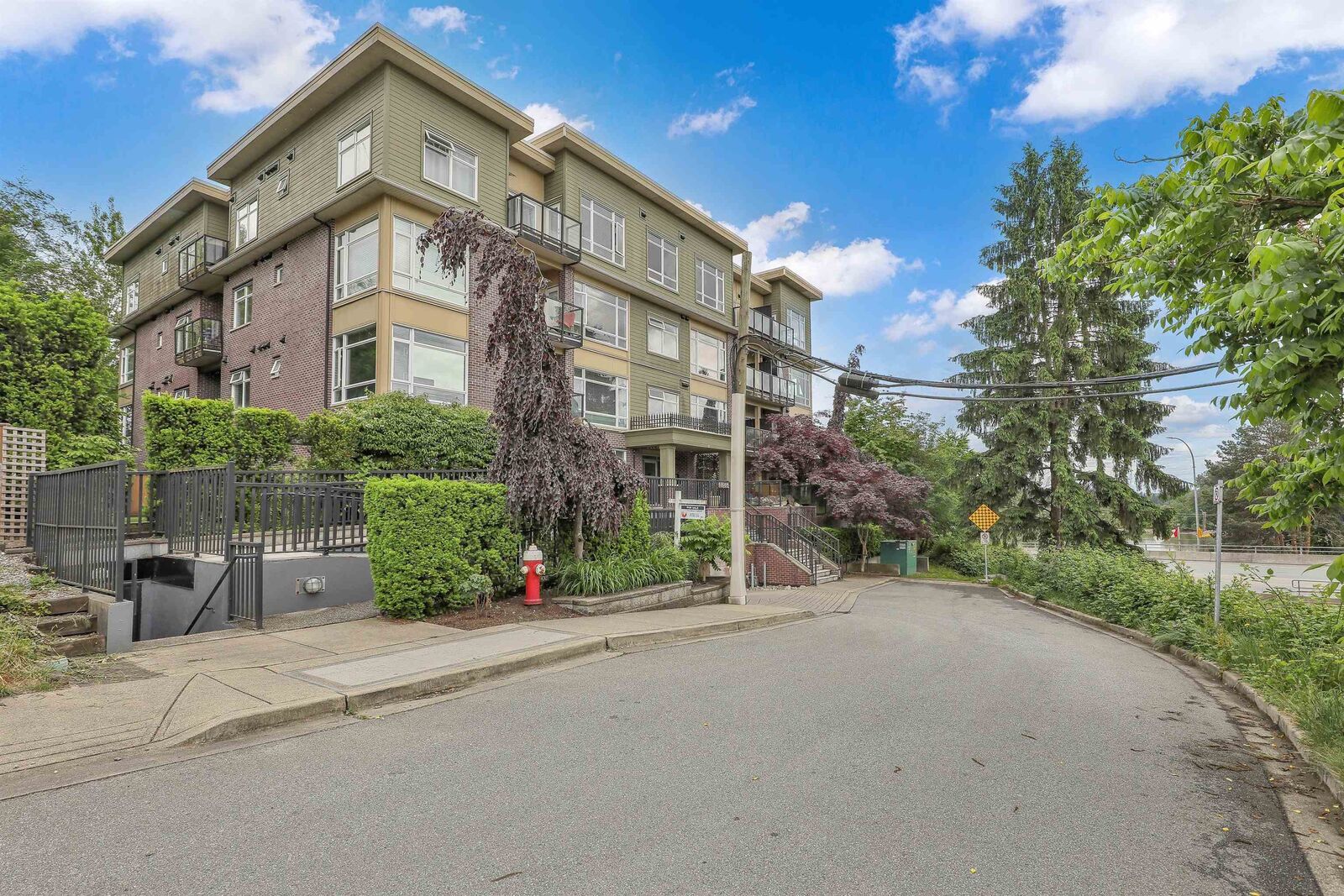 Property Photo: 11566 224 Street 302 BC V2X 9C9