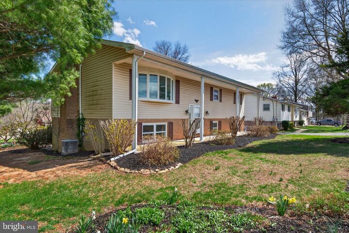 Property Photo:  2733 Vireo Road  PA 17403 