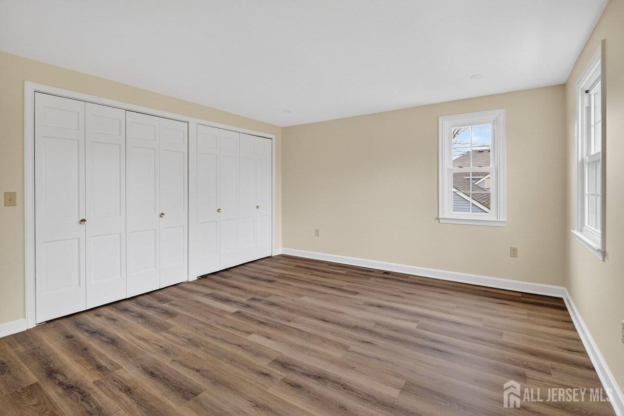 Property Photo:  8 Sussex Way  NJ 08831 