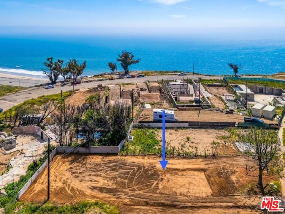 Property Photo: 332 Mount Holyoke Ave CA 90272