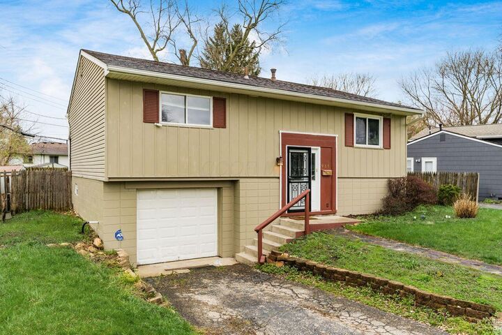 Property Photo: 5185 Rutledge S Drive OH 43232