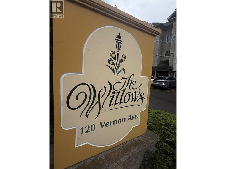 Property Photo: 120 Vernon Avenue 204 BC V2B 1L6