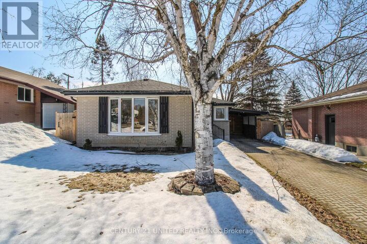 Property Photo:  953 Oriole Drive  ON K9H 6K6 