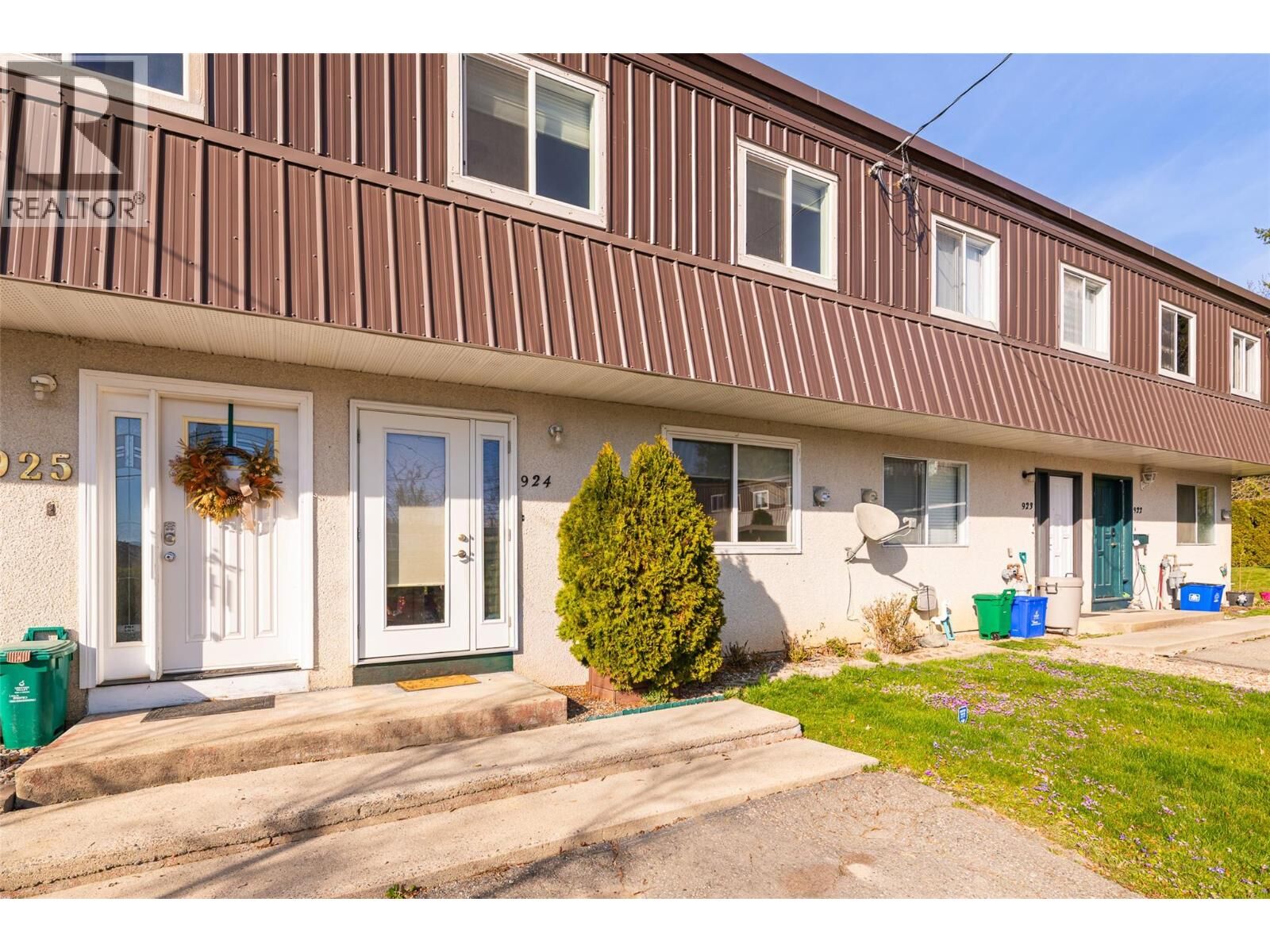 Property Photo:  924 Dogwood Street  BC V0B 1G3 