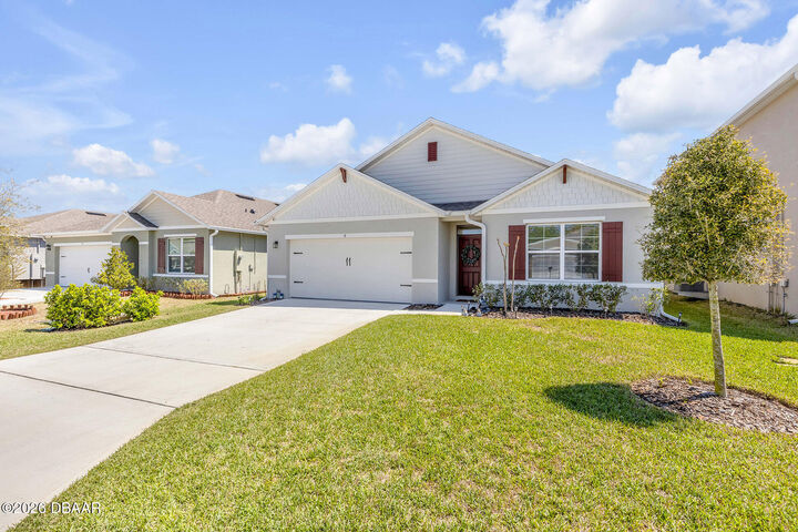 Property Photo: 8 Melogold Drive FL 32174