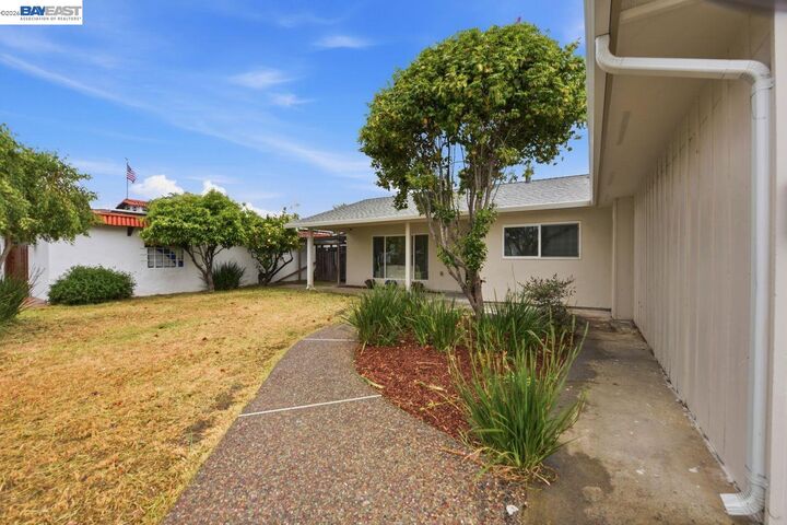 Property Photo:  4754 Hazelwood Ave  CA 94536 