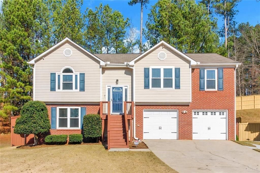Property Photo:  731 Bridgewood Court  GA 30058 