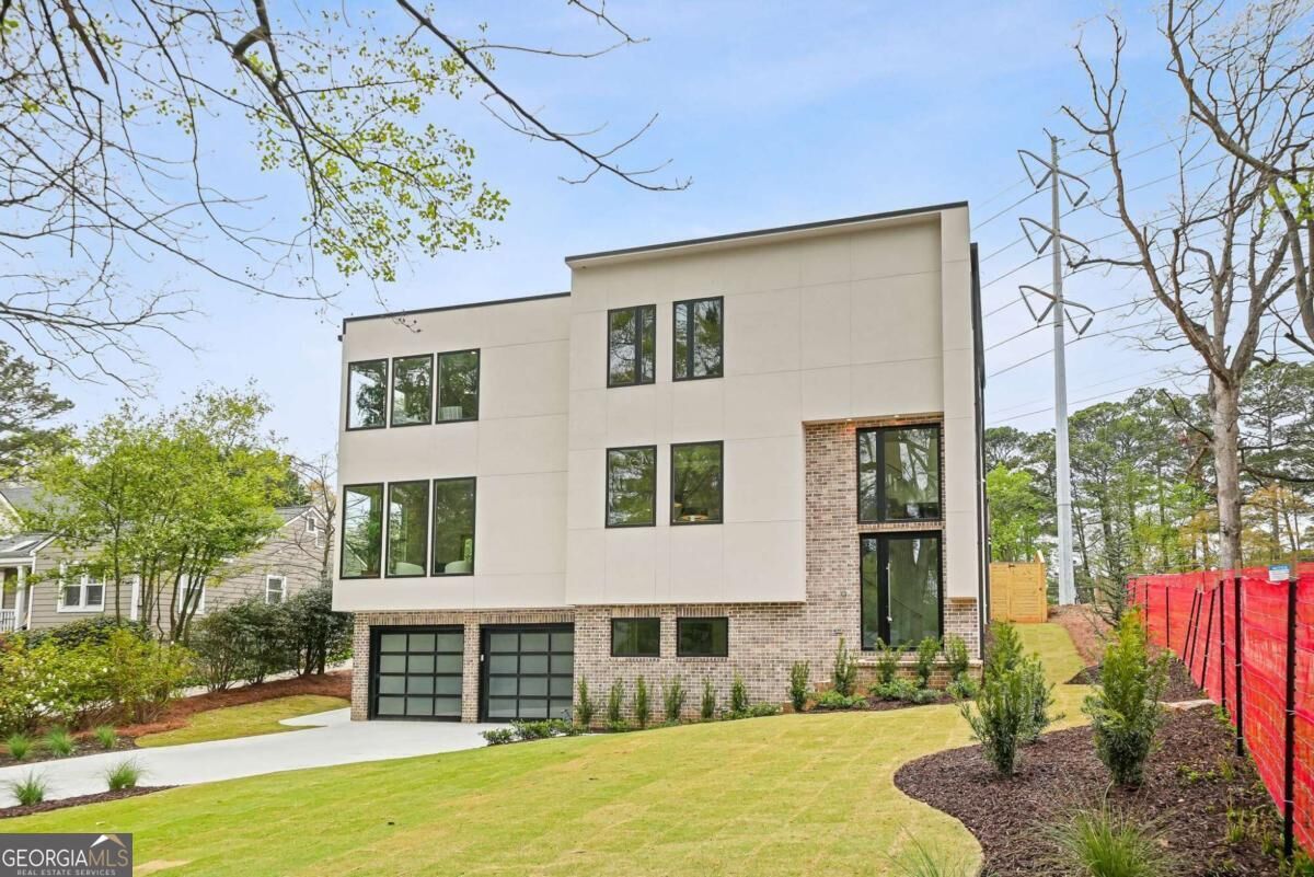 Property Photo:  1260 Kingsley Circle NE  GA 30324 