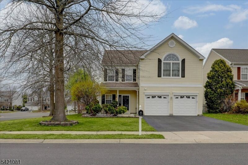 Property Photo:  11 Quarry Ct  NJ 08520 