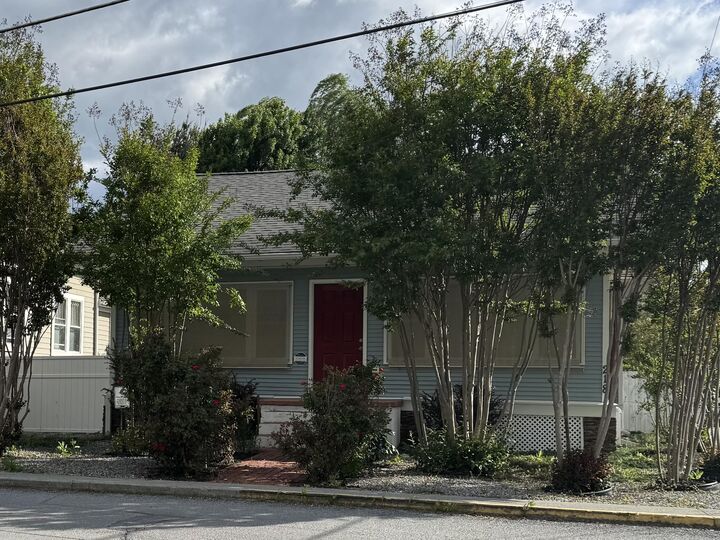 Property Photo:  218 Greenbrier Avenue  WV 24986 