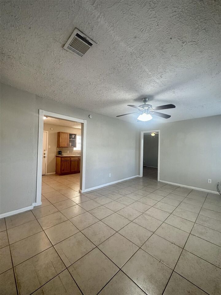 Property Photo: 6713 Greenhurst Street TX 77091
