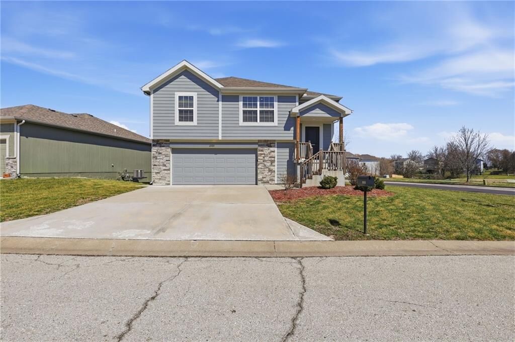 Property Photo:  21721 North Ridge  MO 64078 
