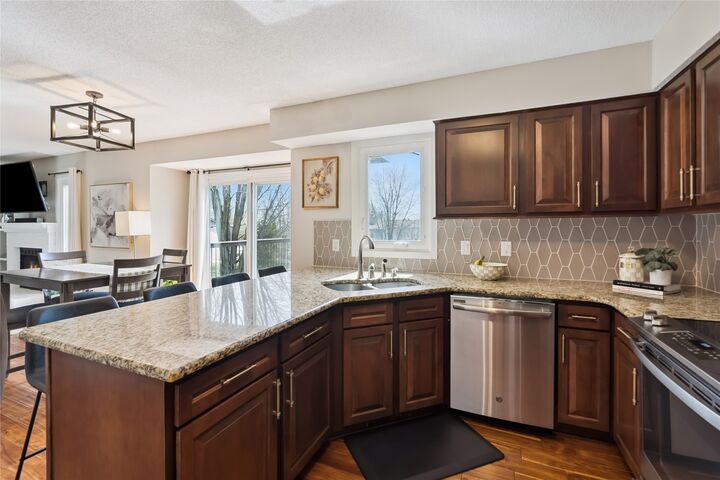 Property Photo:  2828 Walnut Street  IA 50265 