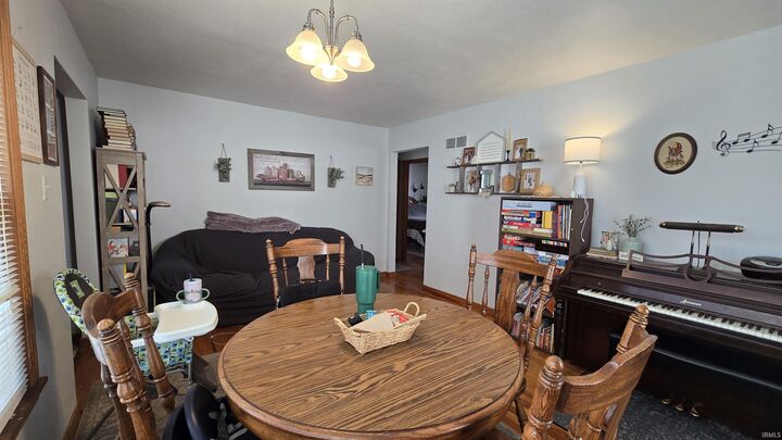 Property Photo: 813 Kenwood Avenue IN 46805-2530