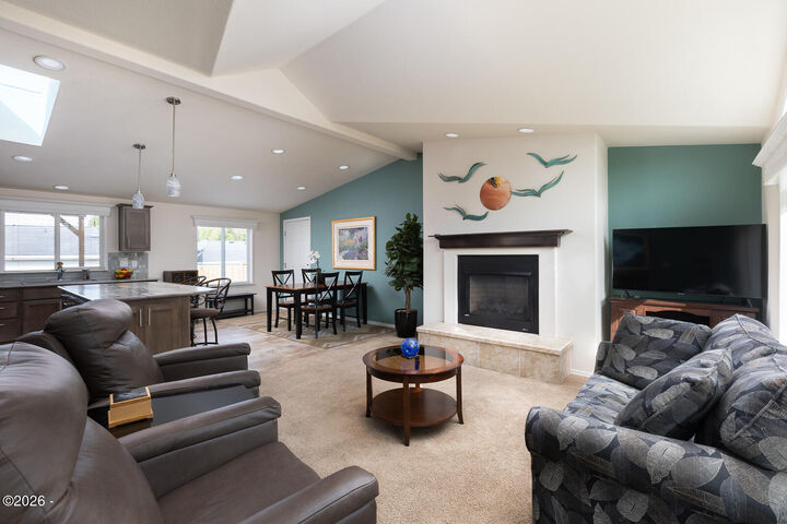 Property Photo:  777 SE Winchell Street  OR 97341 