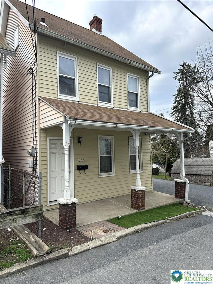 Property Photo:  655 Hess Street  PA 18015 