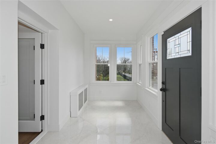 Property Photo:  55 Stuyvesant Plaza  NY 10552 