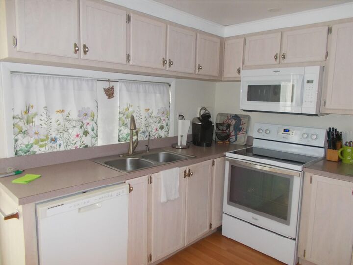 Property Photo:  5004 Palena Boulevard  FL 34287 