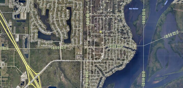 Property Photo: 27119 Monroe Street FL 33983