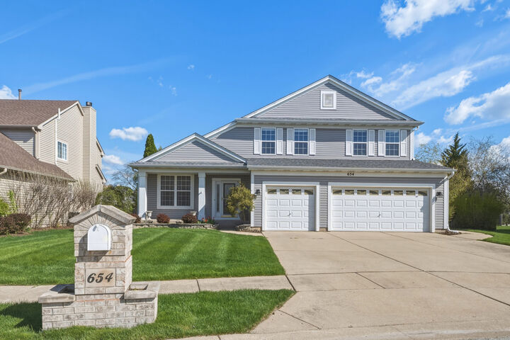 Property Photo: 654 Easton Lane IL 60007