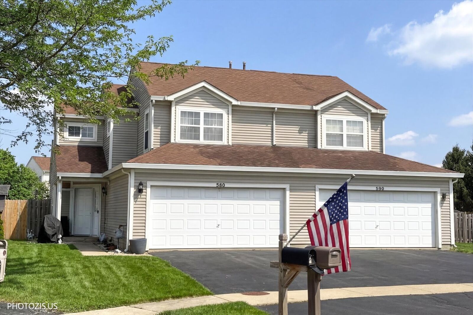 Property Photo:  580 S Annandale Drive  IL 60156 