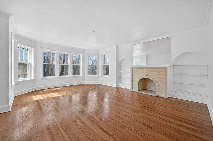 Property Photo: 6117 N Washtenaw Avenue IL 60659