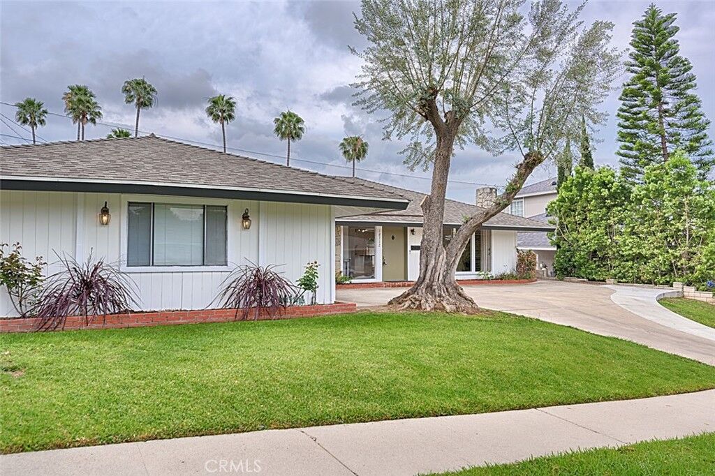 Property Photo:  18712 Piper  CA 92886 
