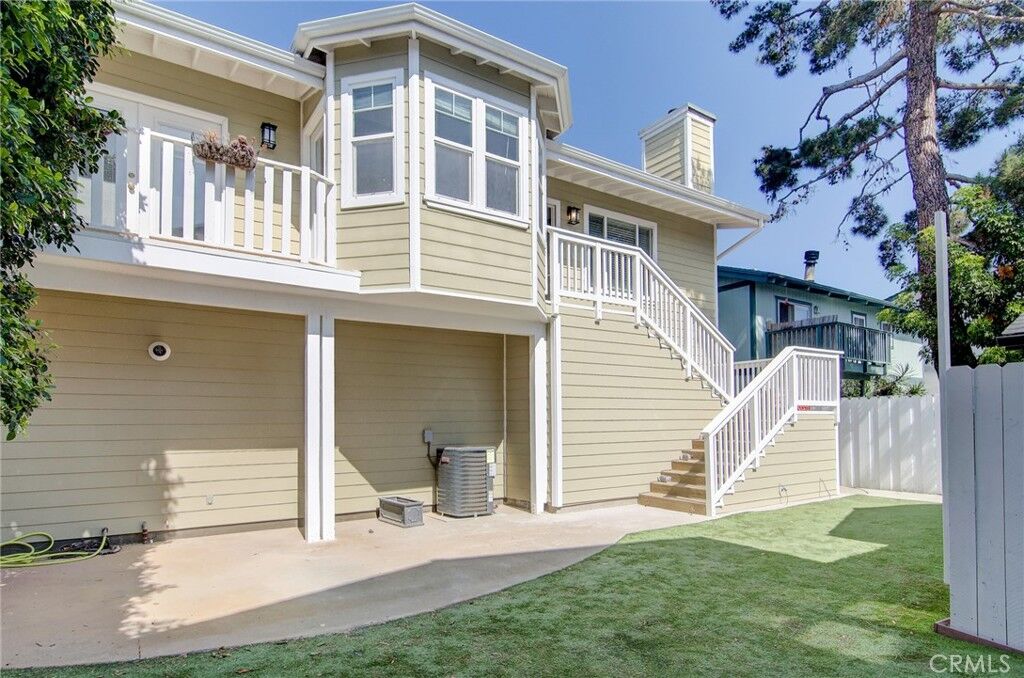 Property Photo:  527 Westminster B  CA 92663 