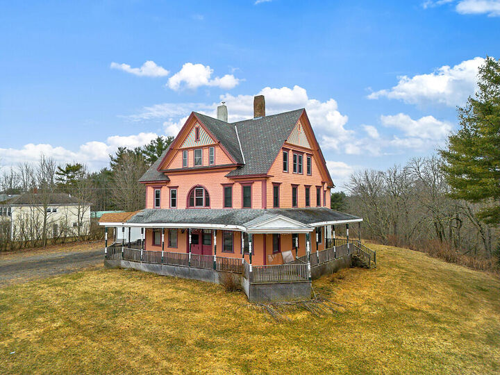 Property Photo:  1135 E Pittston Road  ME 04345 