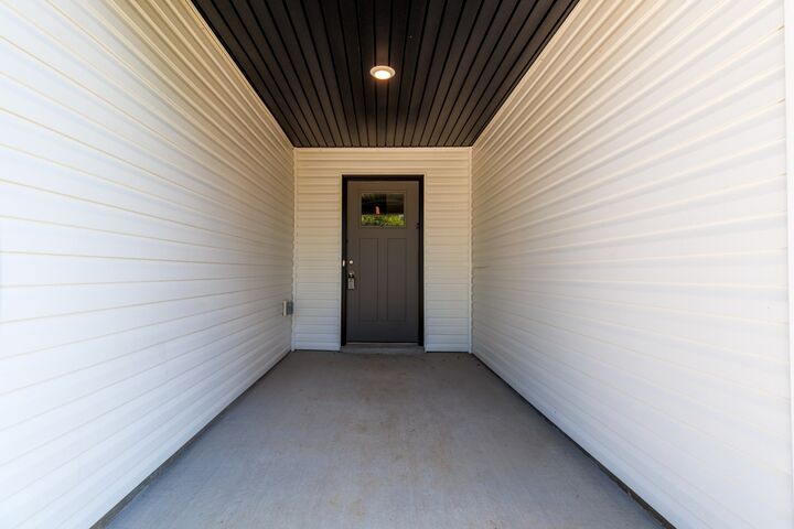 Property Photo:  2669 Brewster Dr  TN 37042 