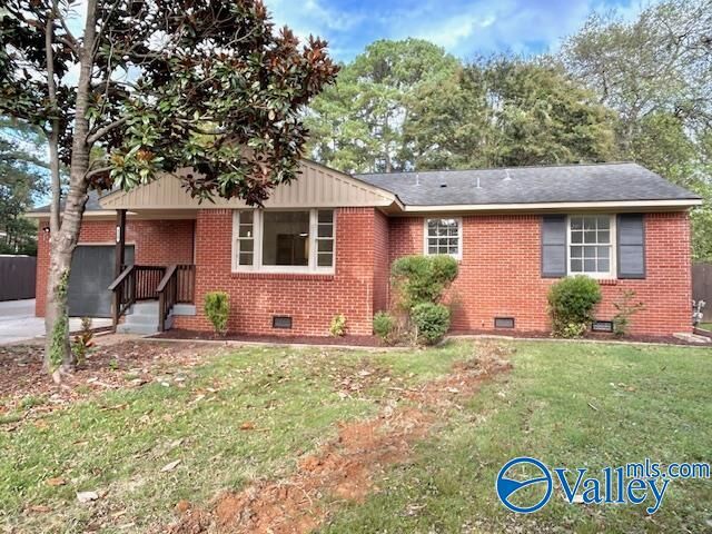 Property Photo: 318 Graycroft Drive AL 35802