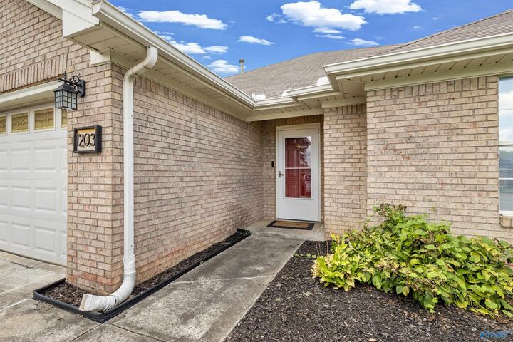 Property Photo:  1203 Palisade Court  AL 35603 