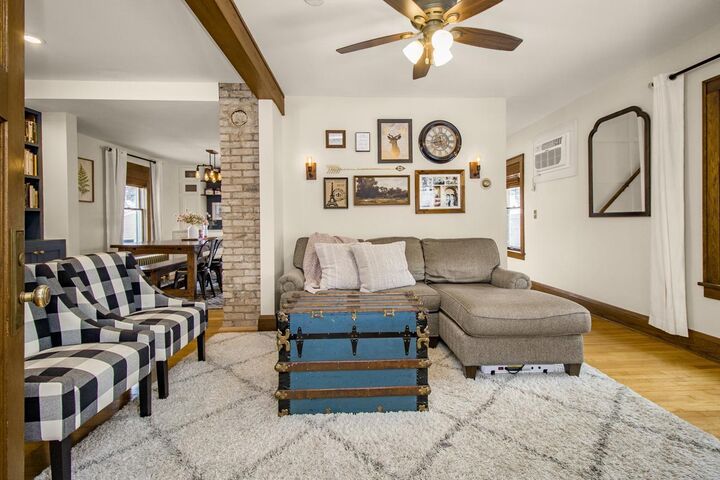 Property Photo:  857 Cottage Avenue E  MN 55106 