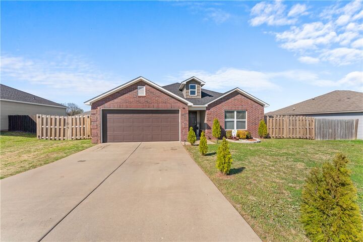 Property Photo: 888 NW Evans Circle AR 72713