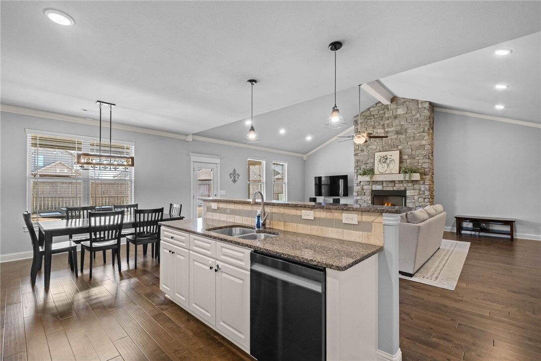 Property Photo: 1103 Vista Bell Drive AR 72718