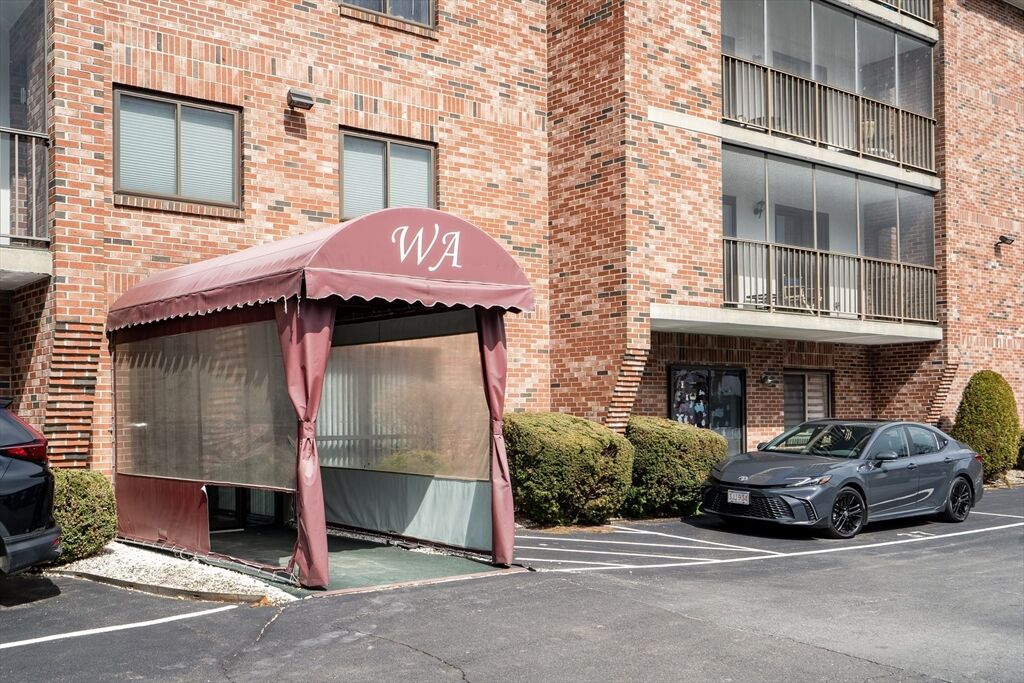 Property Photo:  111 Devir 204  MA 02148 