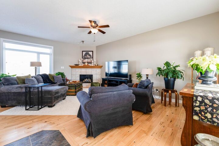 Property Photo:  640 Bankview Drive  AB T0J 0Y6 