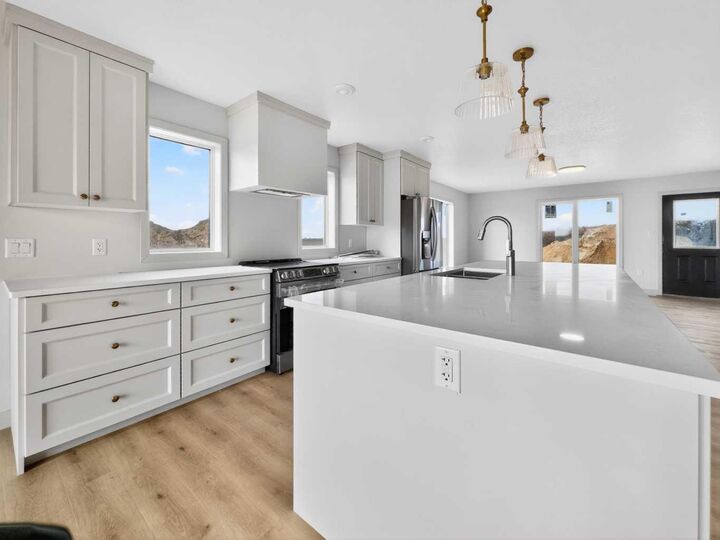 Property Photo: 9102 109 St AB T0H 2H0