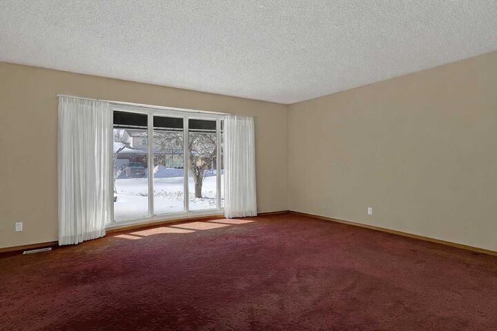 Property Photo: 9506 77 Avenue AB T8V 4T3