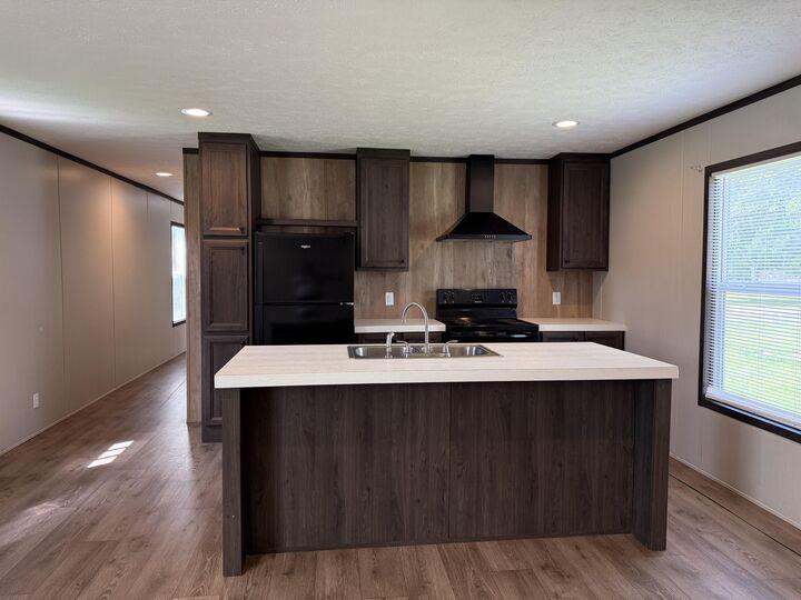 Property Photo:  214 4th St.  LA 70648 