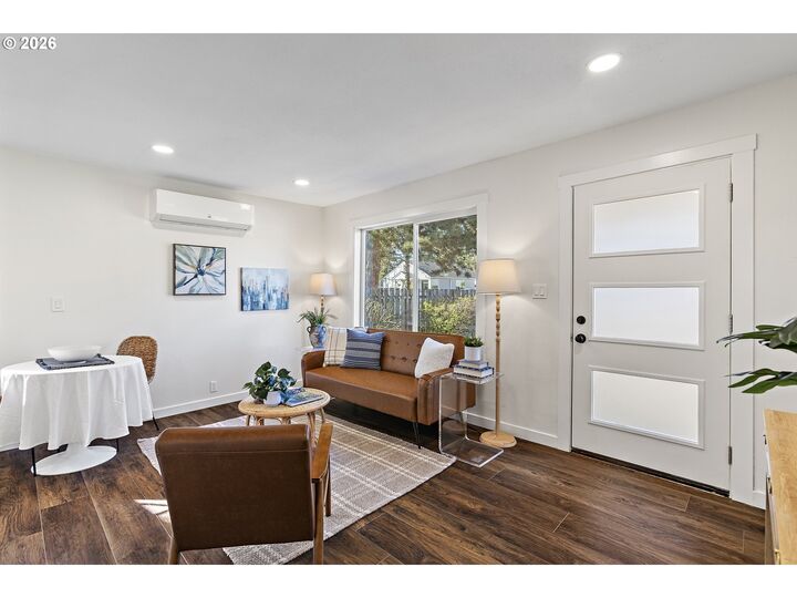 Property Photo:  7118 SE Nehalem St  OR 97206 