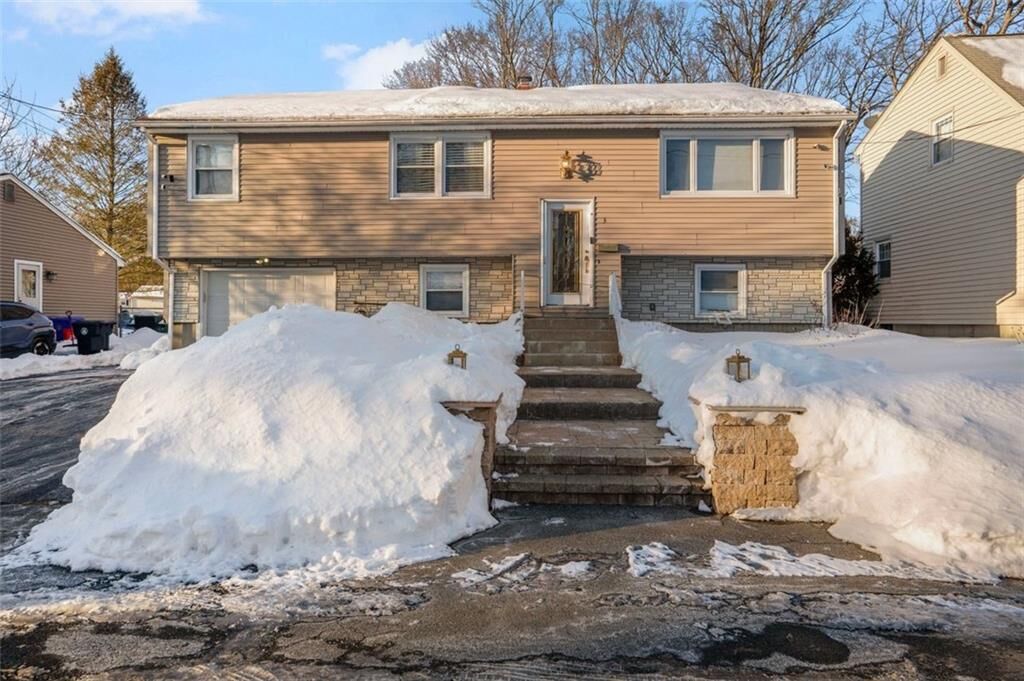 Property Photo:  3 Vineland Avenue  RI 02911 