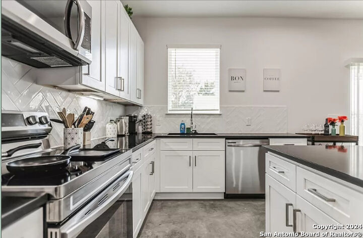 Property Photo:  939 Piedmont Ave  TX 78210 