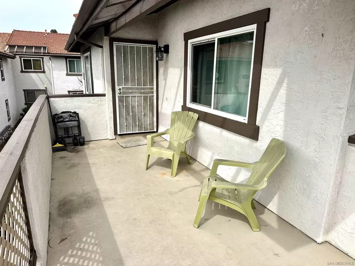 Property Photo:  9829 Caspi Gardens Unit 8  CA 92071 