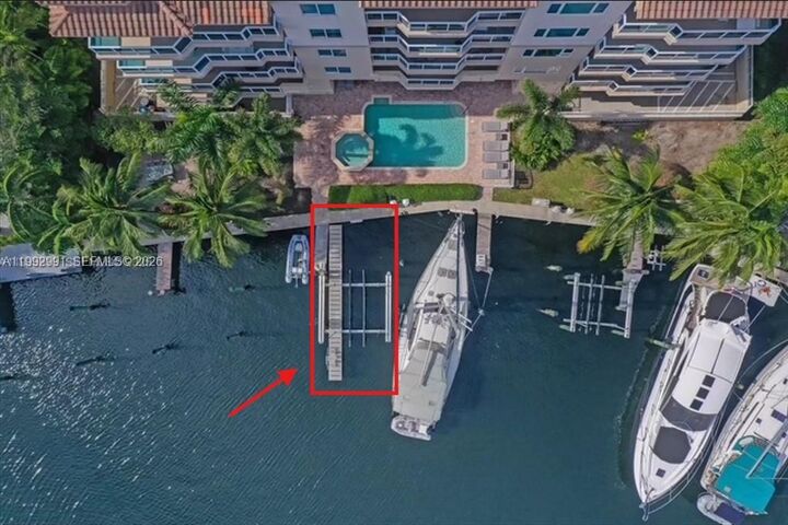 Property Photo:  516 Hendricks Isle 2C  FL 33301 