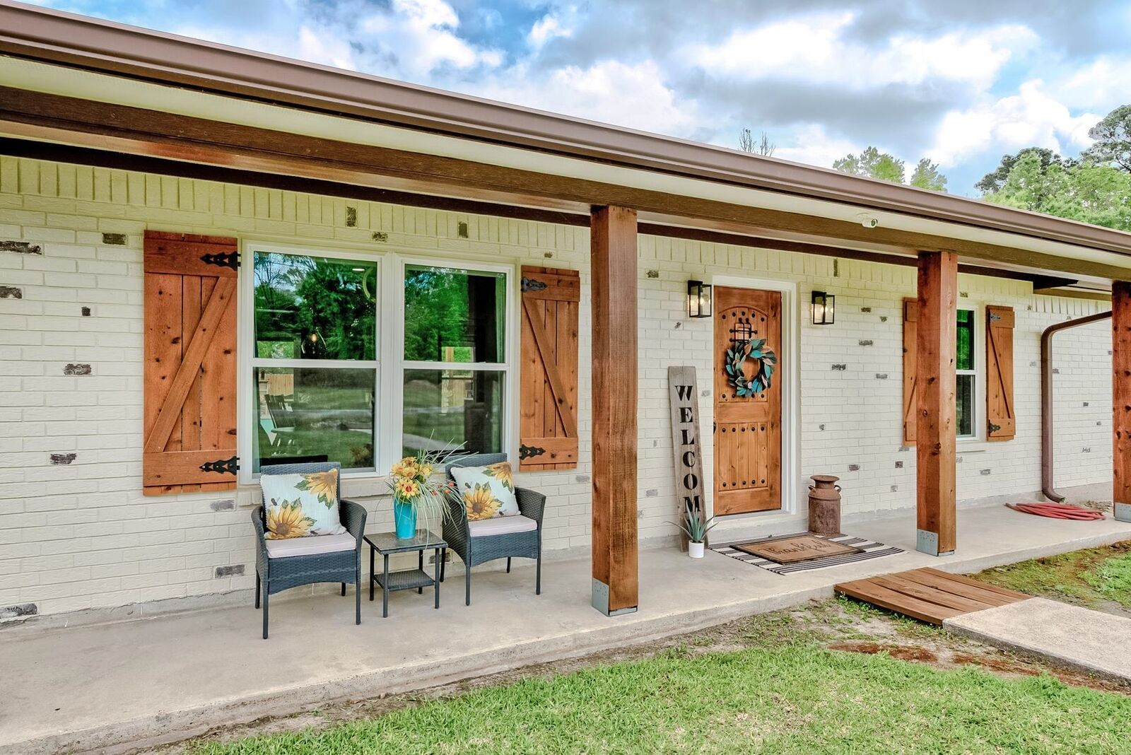 Property Photo:  2363 Twin Oaks  TX 77630 