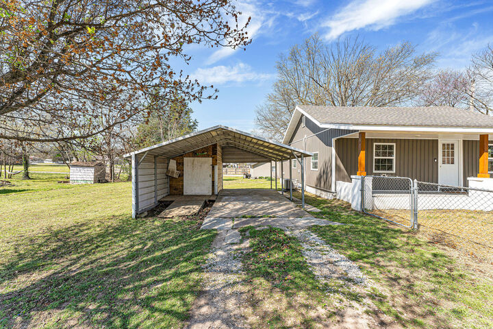 Property Photo:  903 S Park Avenue  MO 65605 